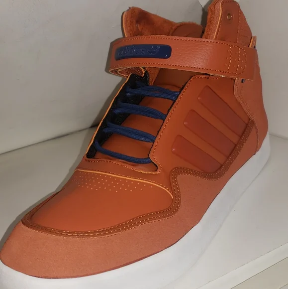 Adidas - Picture 2 of 3